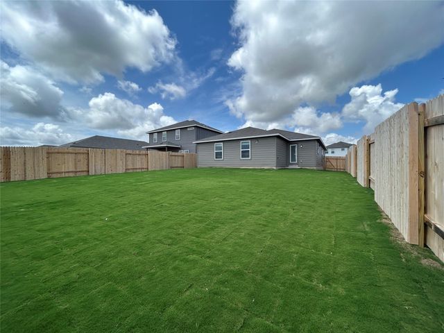 140 Honey Bee RD, Jarrell, TX 76537