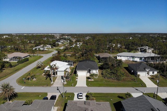 122 GLADES DRIVE, Rotonda West, FL 33947