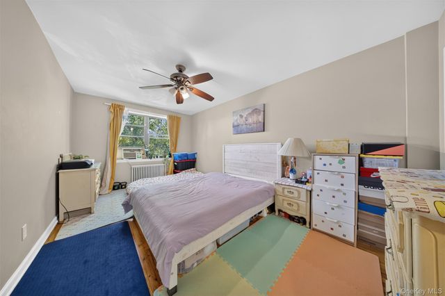 215-43 48th Ave 3E, Bayside, NY 11361