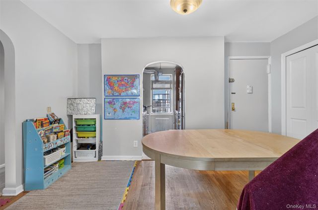 215-43 48th Ave 3E, Bayside, NY 11361