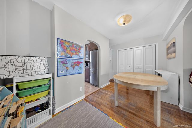 215-43 48th Ave 3E, Bayside, NY 11361