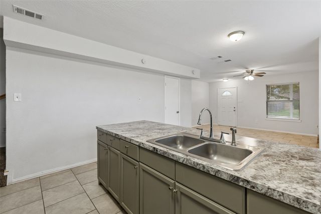 1401 Brook Meadow Circle, Lancaster, TX 75134