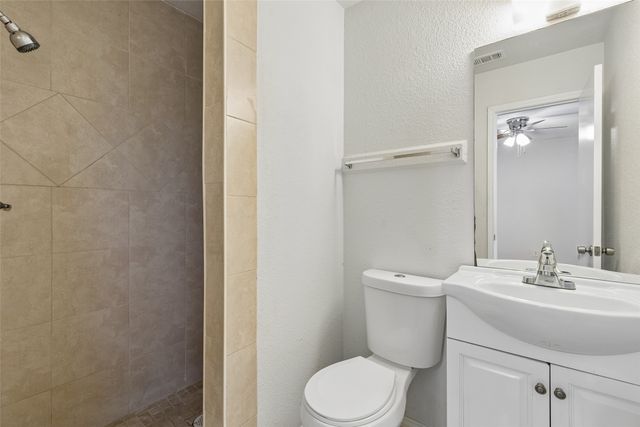 1401 Brook Meadow Circle, Lancaster, TX 75134