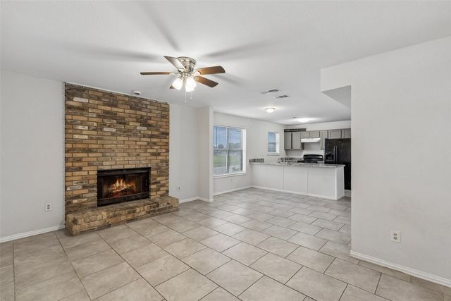 1401 Brook Meadow Circle, Lancaster, TX 75134