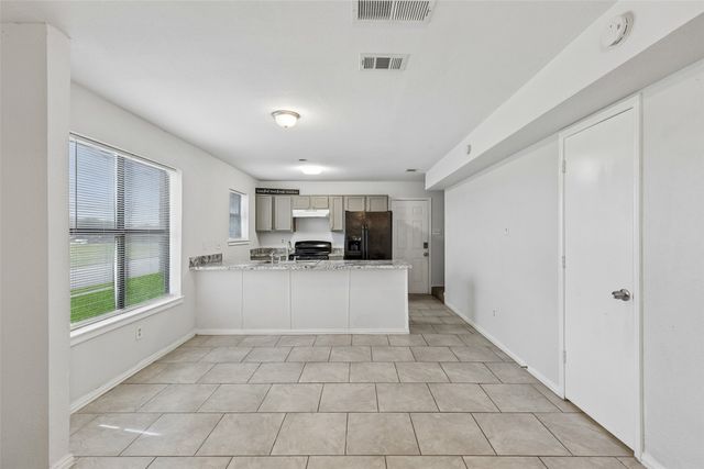 1401 Brook Meadow Circle, Lancaster, TX 75134