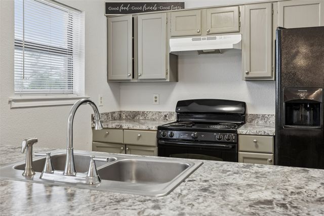 1401 Brook Meadow Circle, Lancaster, TX 75134