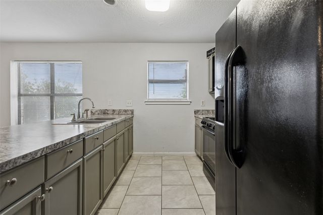 1401 Brook Meadow Circle, Lancaster, TX 75134