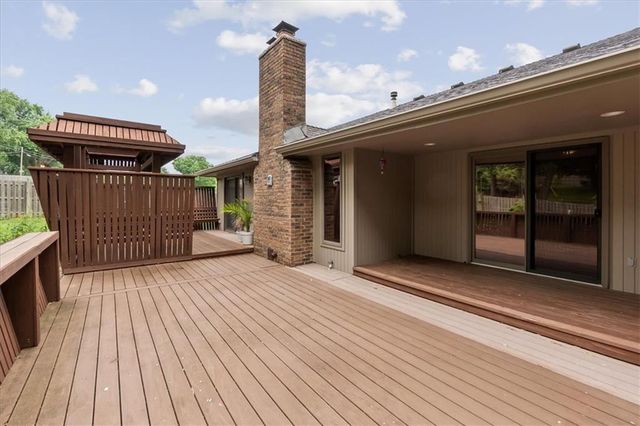 6401 N Park Avenue, Kansas City, MO 64118