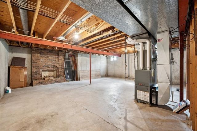 6401 N Park Avenue, Kansas City, MO 64118