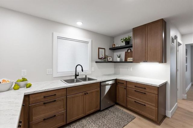 6401 N Park Avenue, Kansas City, MO 64118