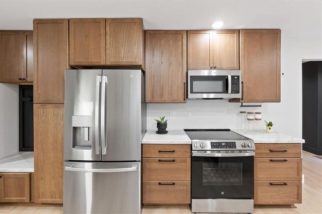6401 N Park Avenue, Kansas City, MO 64118