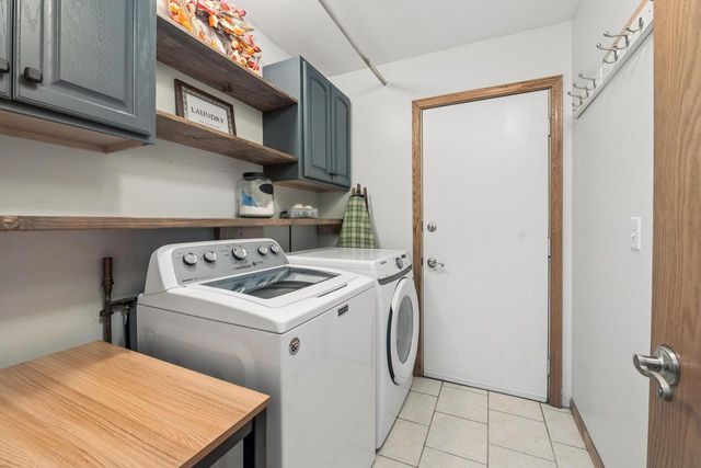 512 Wiswell DRIVE, Williams Bay, WI 53191