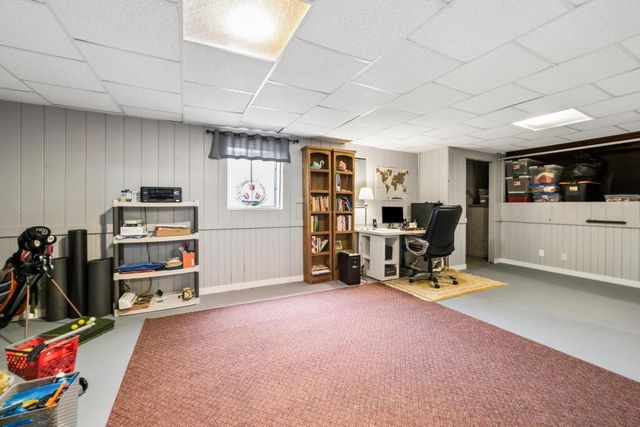512 Wiswell DRIVE, Williams Bay, WI 53191