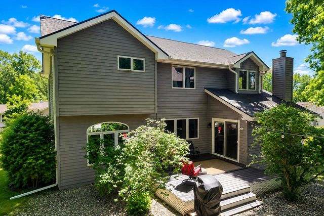512 Wiswell DRIVE, Williams Bay, WI 53191