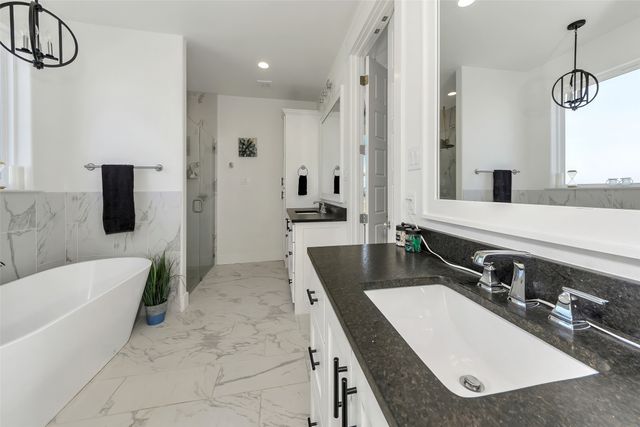 1040 Agnes N, Springtown, TX 76082