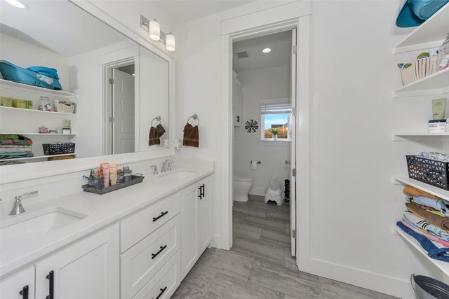 1040 Agnes N, Springtown, TX 76082