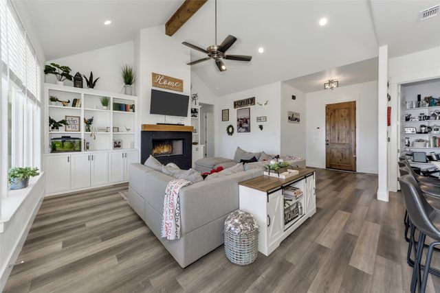 1040 Agnes N, Springtown, TX 76082