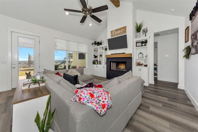 1040 Agnes N, Springtown, TX 76082