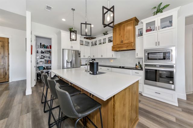 1040 Agnes N, Springtown, TX 76082