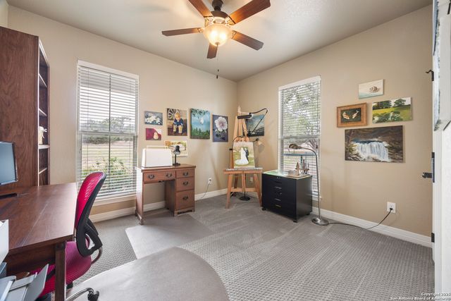 106 Abierto Cove Dr, Blanco, TX 78606