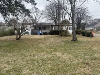 302 Walton Ferry Rd, Hendersonville, TN 37075