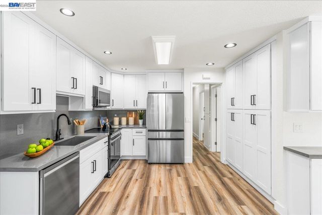 533 Cinnabar Dr, Livermore, CA 94550