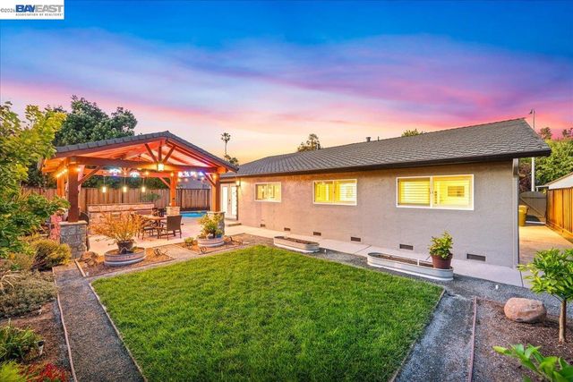 533 Cinnabar Dr, Livermore, CA 94550