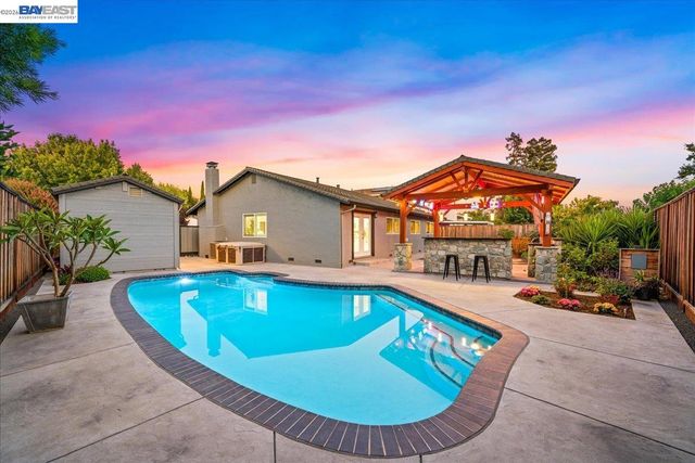 533 Cinnabar Dr, Livermore, CA 94550