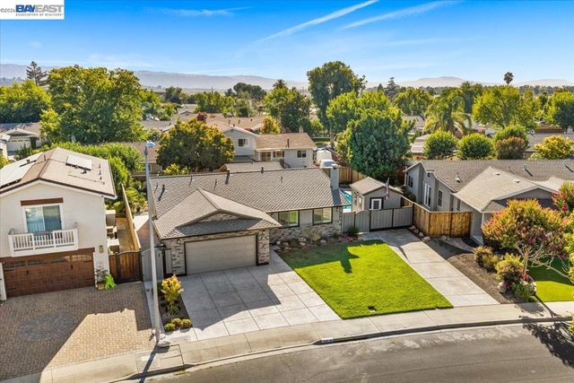 533 Cinnabar Dr, Livermore, CA 94550