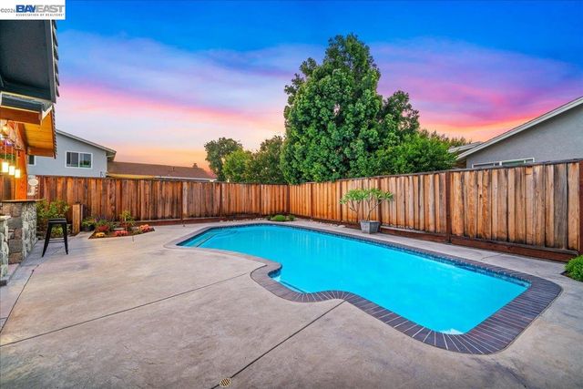 533 Cinnabar Dr, Livermore, CA 94550