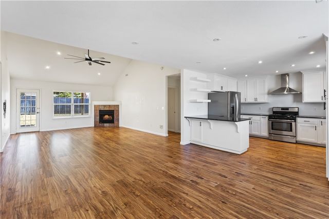 521 Prairie Street, Lowell, AR 72745