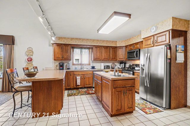 563 Puritan Drive, Saginaw Twp, MI 48638