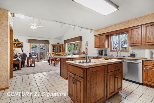 563 Puritan Drive, Saginaw Twp, MI 48638