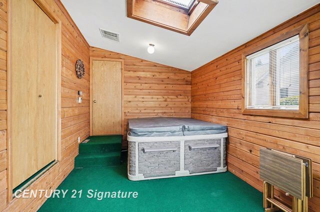 563 Puritan Drive, Saginaw Twp, MI 48638