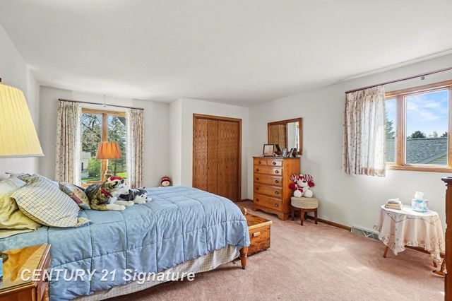 563 Puritan Drive, Saginaw Twp, MI 48638