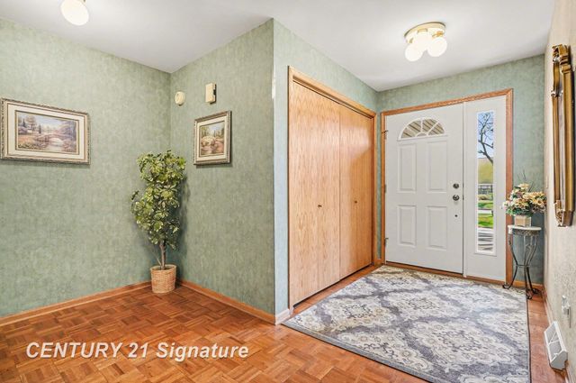 563 Puritan Drive, Saginaw Twp, MI 48638