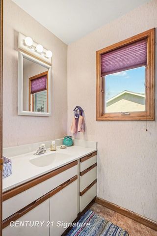 563 Puritan Drive, Saginaw Twp, MI 48638