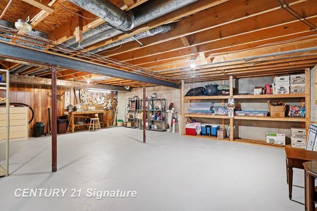 563 Puritan Drive, Saginaw Twp, MI 48638