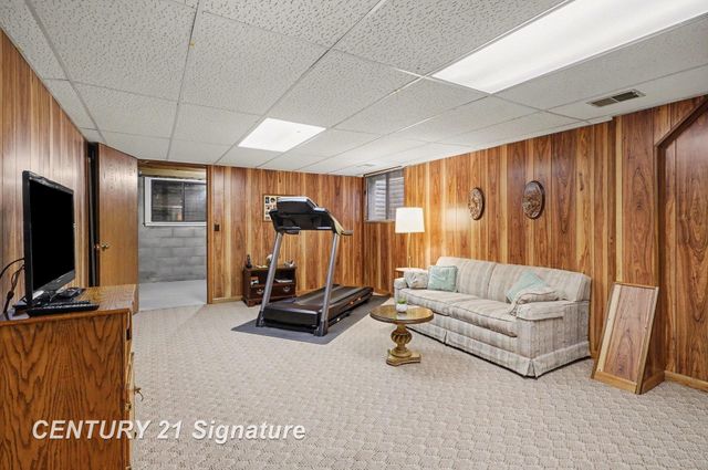 563 Puritan Drive, Saginaw Twp, MI 48638