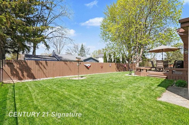 563 Puritan Drive, Saginaw Twp, MI 48638
