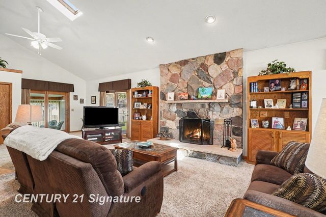 563 Puritan Drive, Saginaw Twp, MI 48638