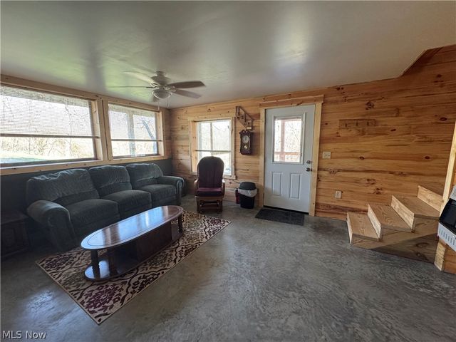 842 Windy Ridge, Elizabeth, WV 26143