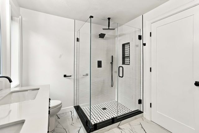 11 Wilson St, Hopkinton, MA 01748