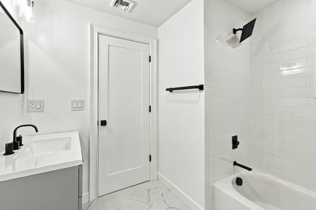 11 Wilson St, Hopkinton, MA 01748