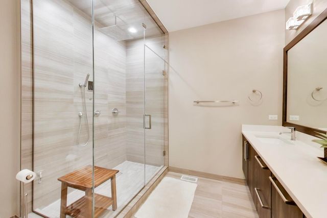 1121 N Western Avenue 4N, Chicago, IL 60622