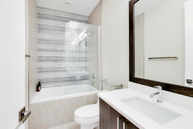 1121 N Western Avenue 4N, Chicago, IL 60622