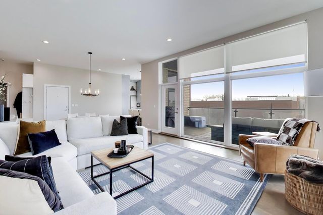 1121 N Western Avenue 4N, Chicago, IL 60622