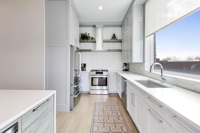 1121 N Western Avenue 4N, Chicago, IL 60622