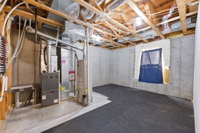 1407 N Spring Ridge Dr, Derby, KS 67037