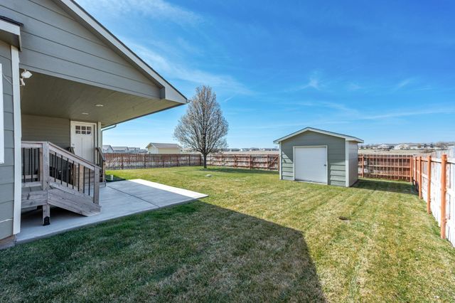 1407 N Spring Ridge Dr, Derby, KS 67037